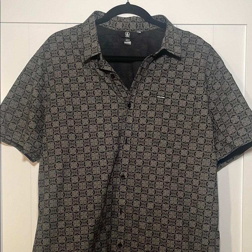 Volcom Black and Gray Casual Button Down Shirt with Geometric Pattern